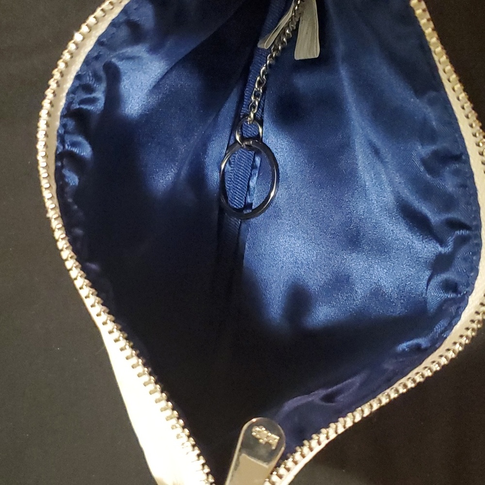 Indigo Pouch - Picture 3 of 4